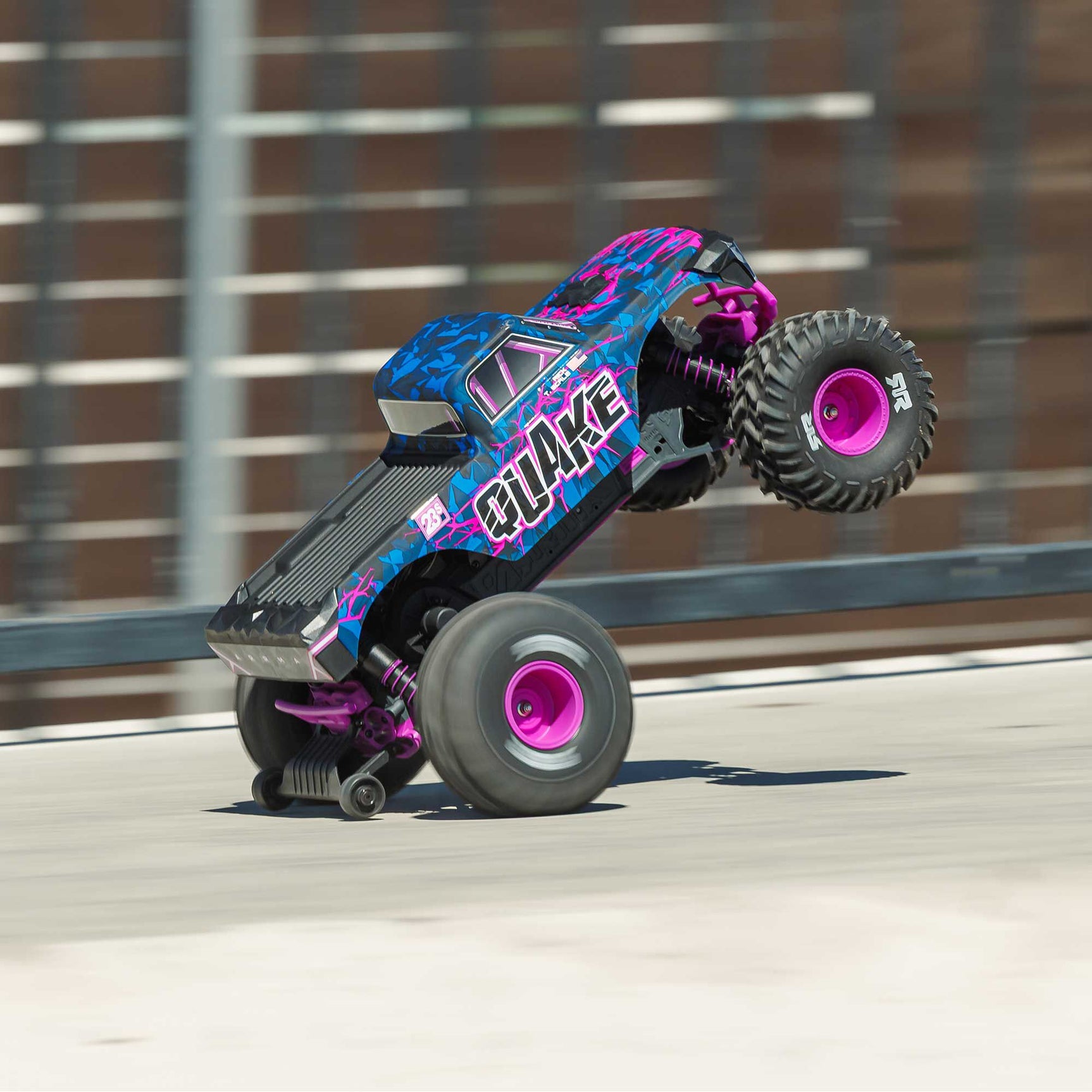 Quake 223S 1/10 2WD Monster Truck RTR, Purple