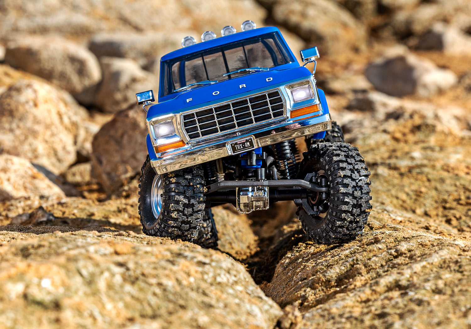TRA97064-1-BLUE 97064-1-BLUE TRX-4M Chevy K10 High Trail 1/18 4X4 Crawler RTR, Blue