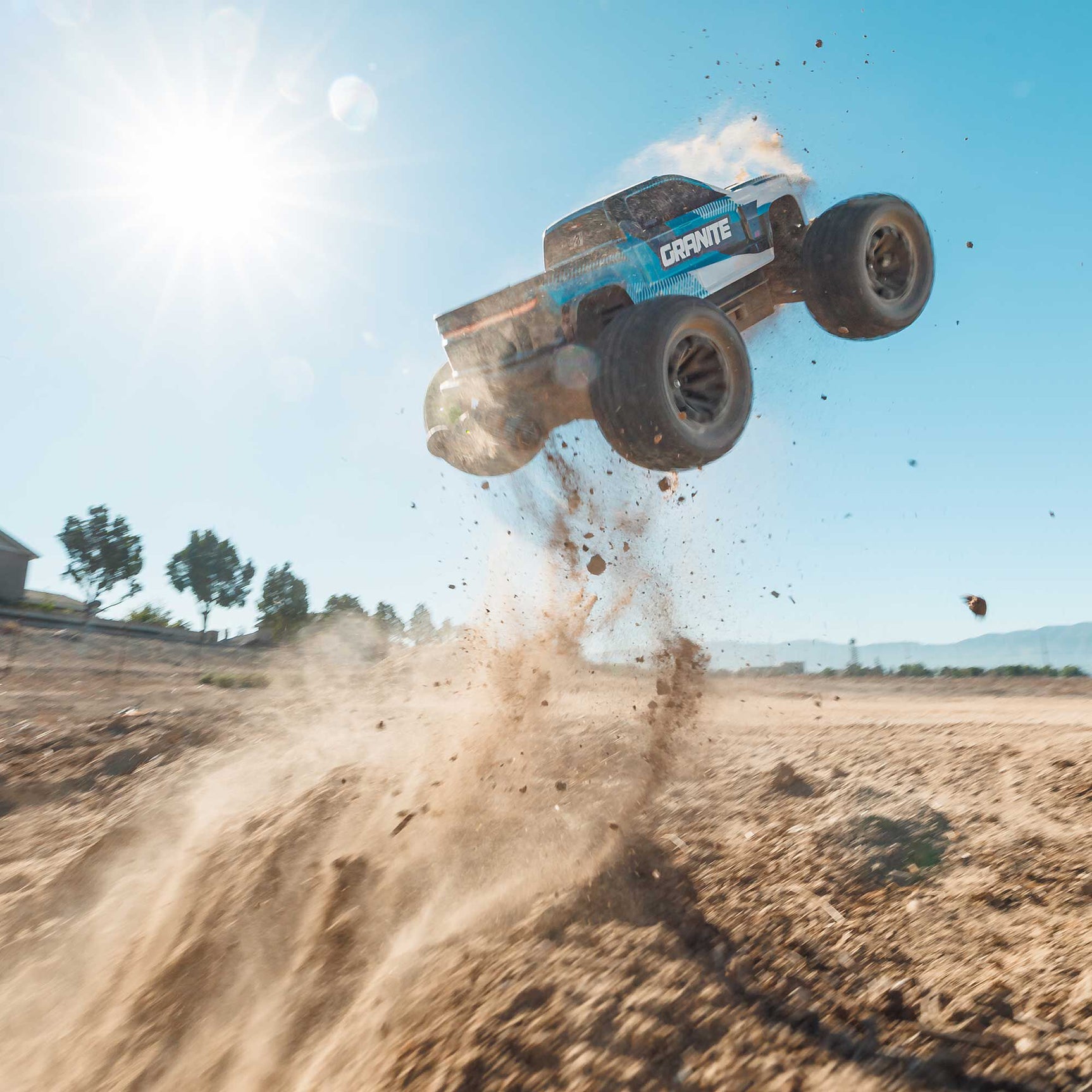 Granite 4X4 BLX Brushless 1/10 Monster Truck RTR, Blue