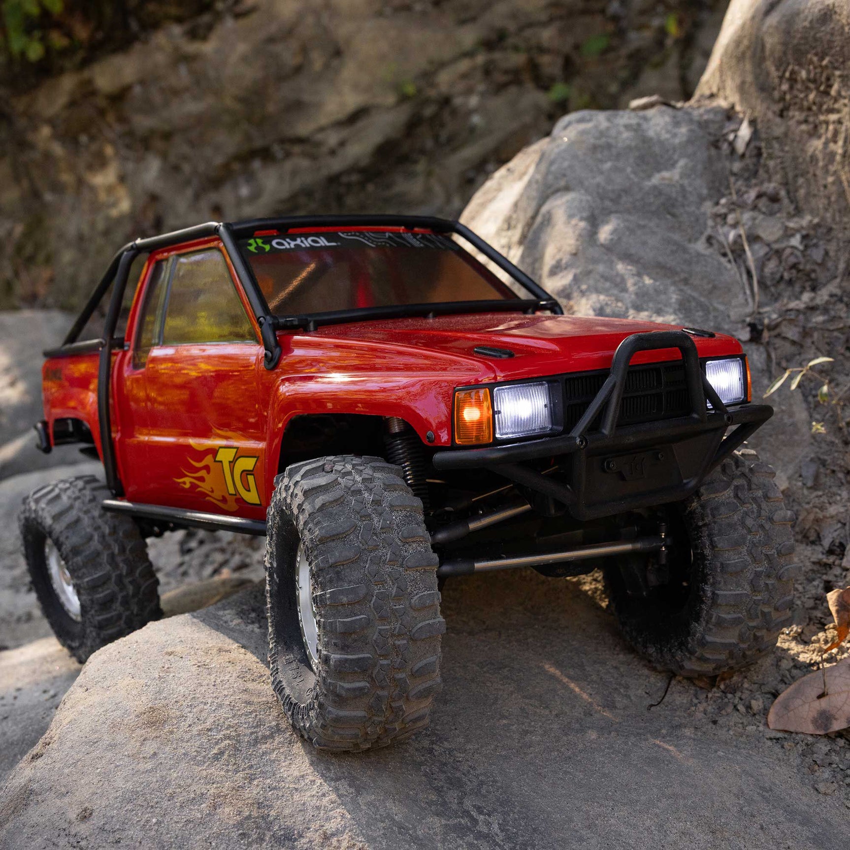 SCX10 III 1987 Toyota SR5 1/10 4X4 Crawler, Red