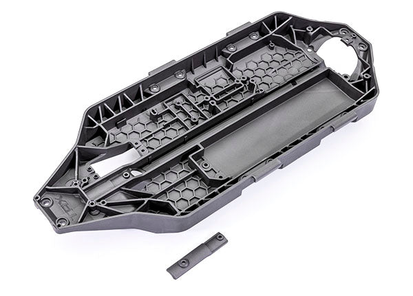 TRA10122 10122 Chassis w/ Adapter & Center Driveshaft Cover