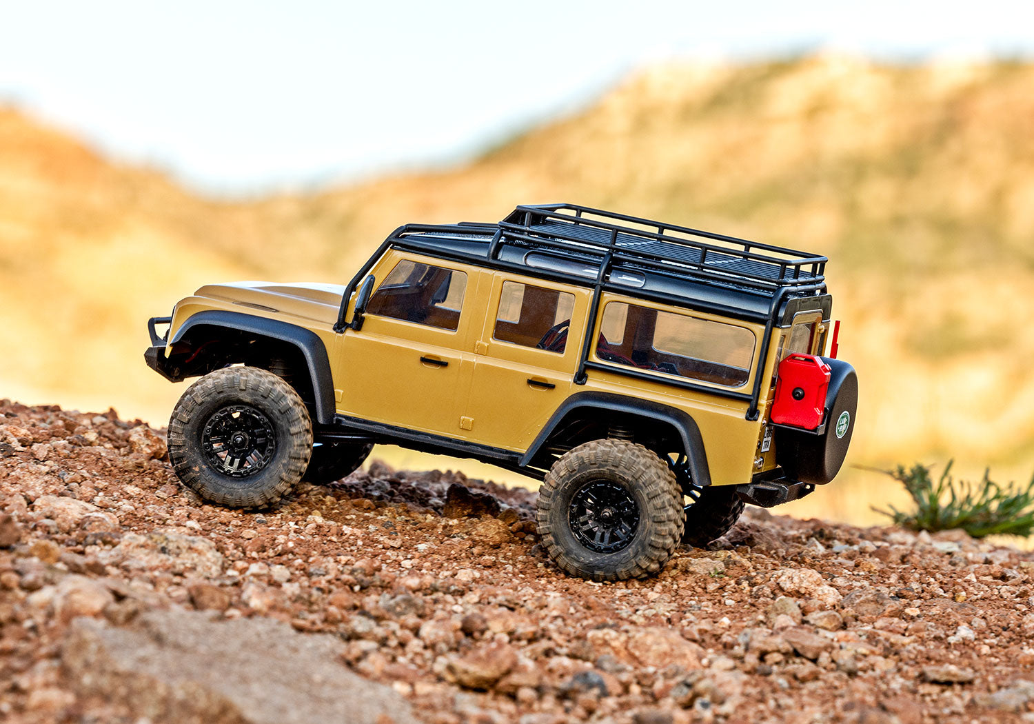 TRA97054-1-TAN 97054-1-TAN TRX-4M Land Rover Defender 1/18 4X4 Crawler RTR, Tan